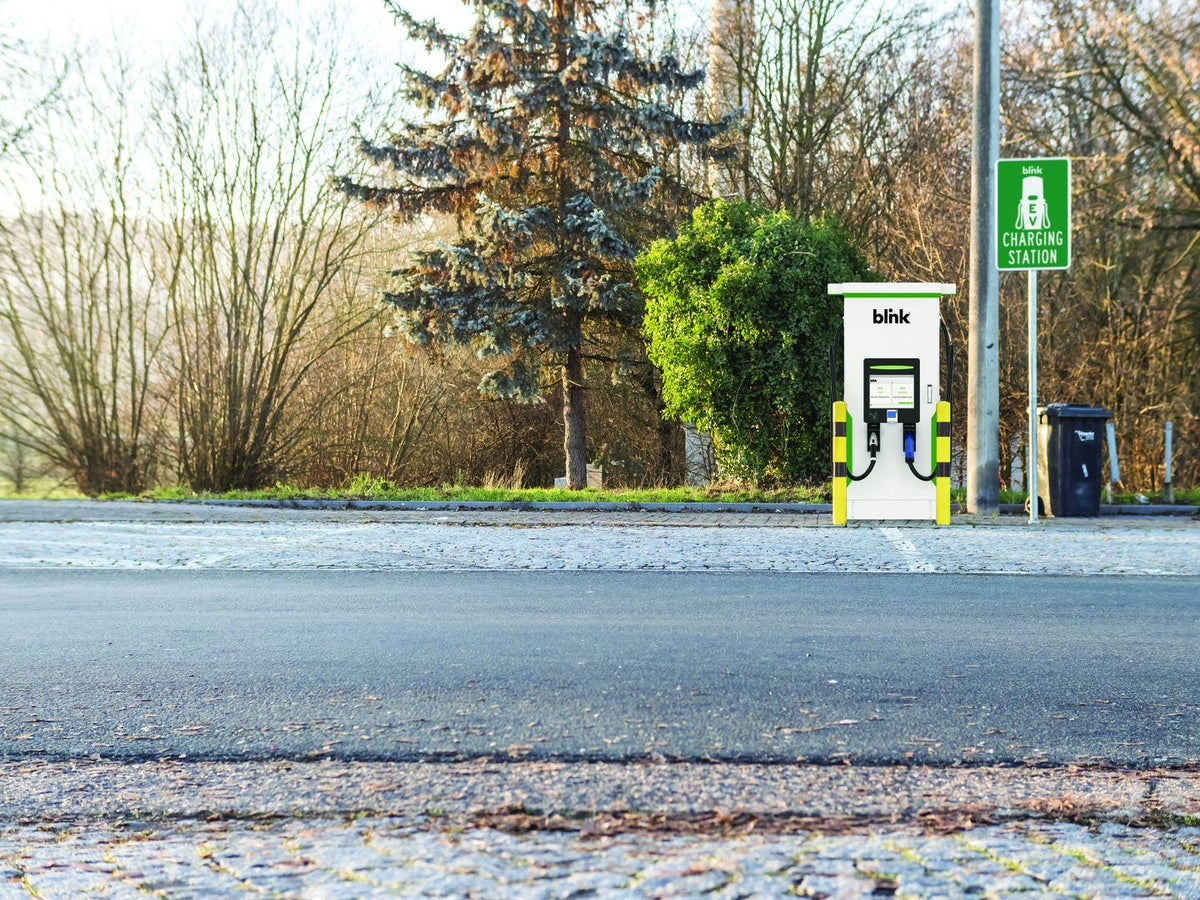 Blink 120kW DC Fast EV Charger – Dual-Port Commercial Charging Station