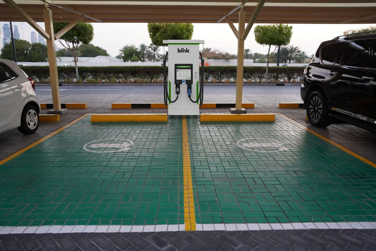 Blink 120kW DC Fast EV Charger – Dual-Port Commercial Charging Station